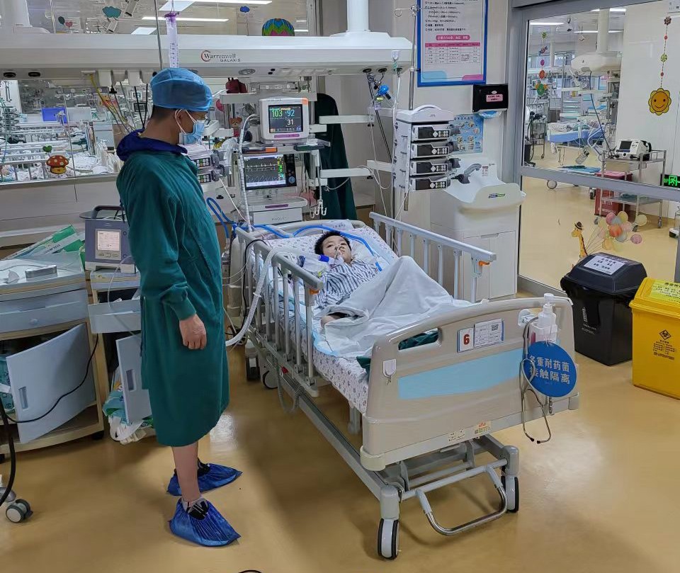 江陵县跨省救护车出租公司